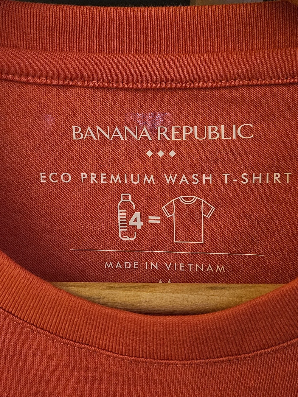 Banana Republic Men’s Short Sleeve Crew Neck T-Shirt in Coral Orange Heather